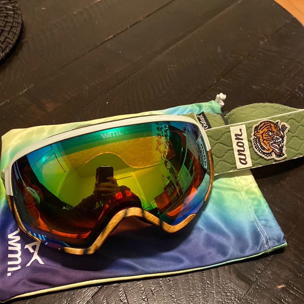 Anon tiger stripe goggles